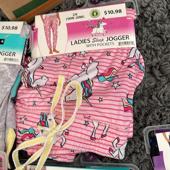 Ladies, joggers brand new multiple sizes pajamas - Picture 4 of 5